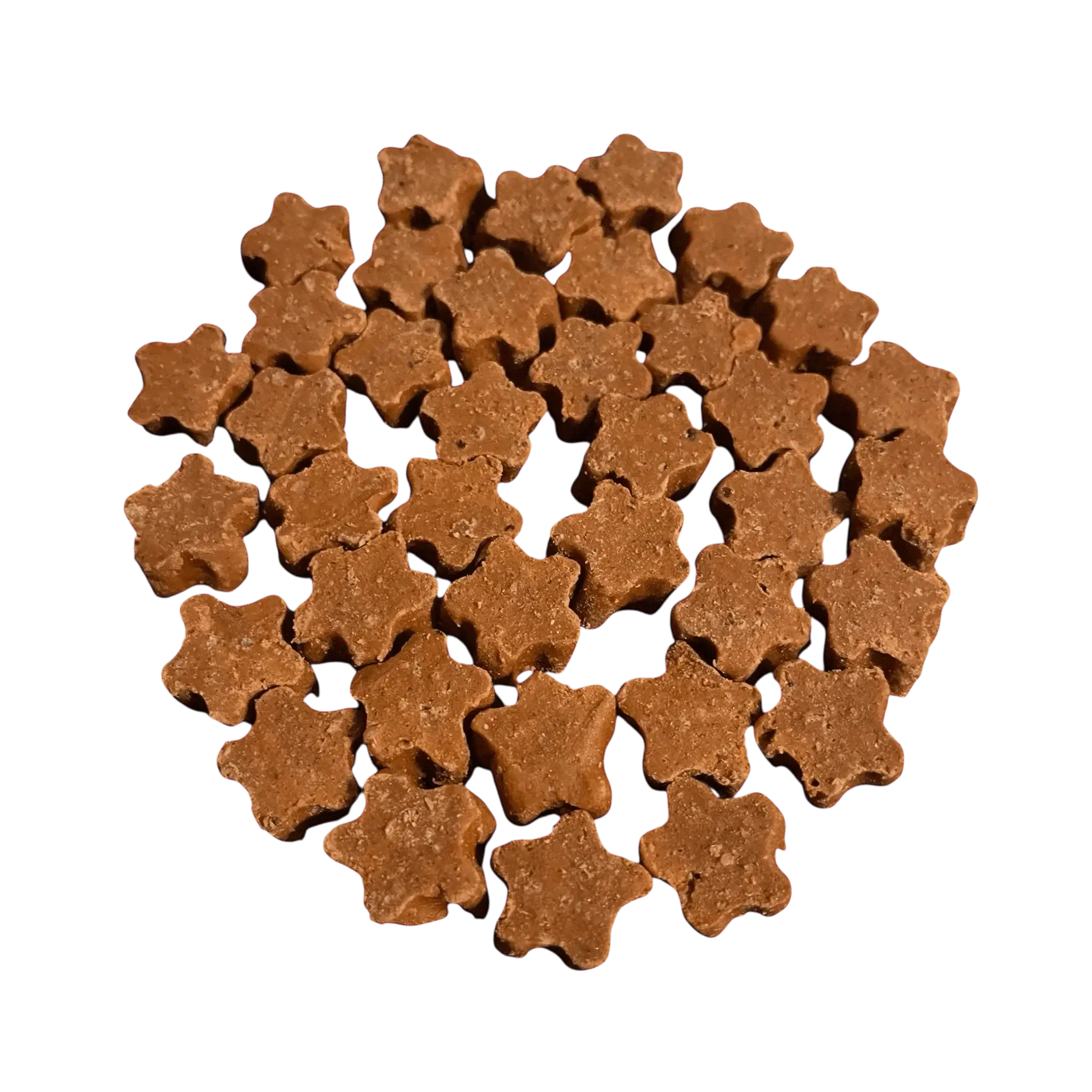 Kleine, weiche Hundeleckerli aus Büffel in Sternform, angeordnet auf schwarzem Hintergrund als natürlicher Trainingssnack