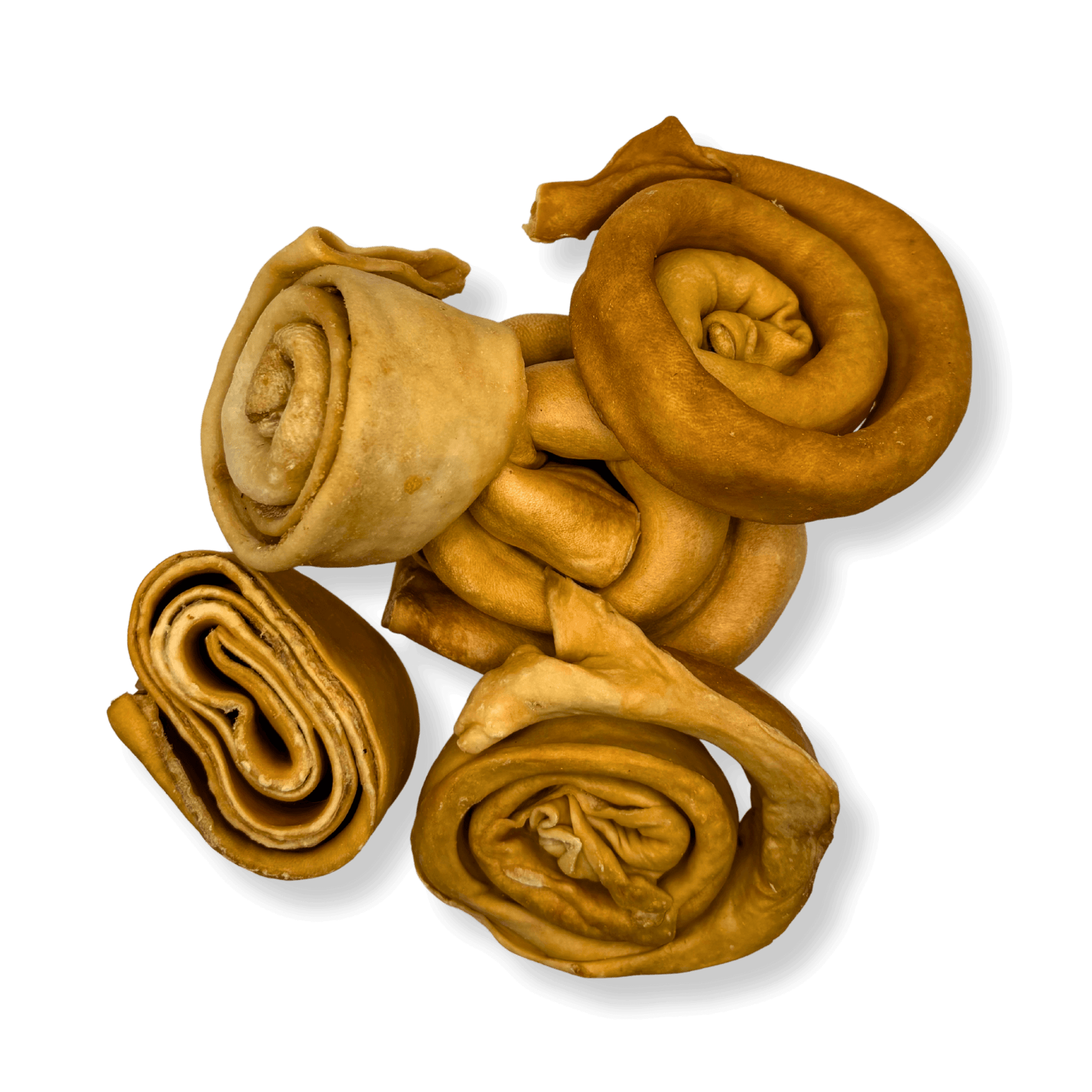 Mehrere naturbelassene, schonend getrocknete Pferdehaut-Donuts im Stapel als hypoallergener Single-Protein Snack.