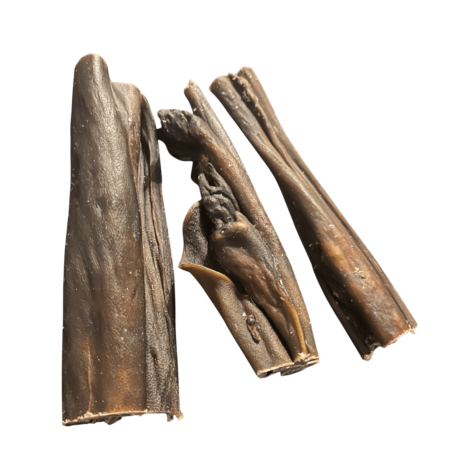 Rehhaut – natürliche Kausnacks für Hunde in verschiedenen Formen und Größen auf einem weißen Hintergrund